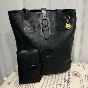 Dooney & Bourke Y2K Leather Bucket bag w/ Notebook/ phone case Pebbled Leather